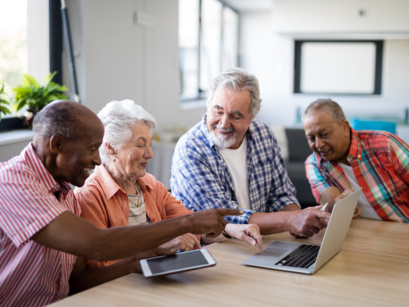 Öffnet die Seite 'BEST 60Plus: Lernchancen für Menschen ab 60'